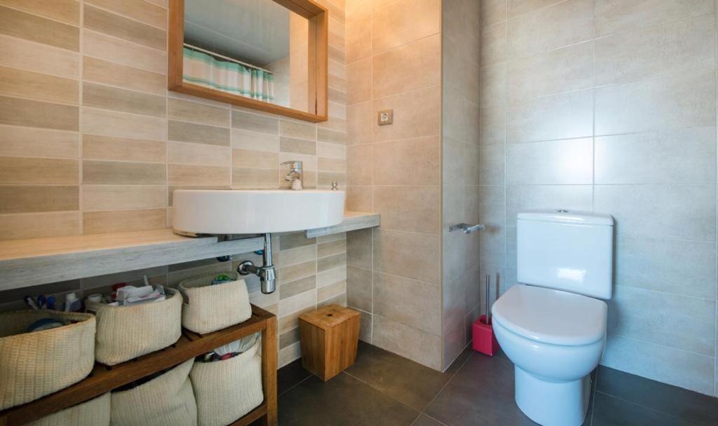 Magnificent Apartment Close To The Beach サン・アドリア・デ・ベソス エクステリア 写真